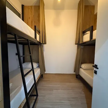 Hostel Bume's *